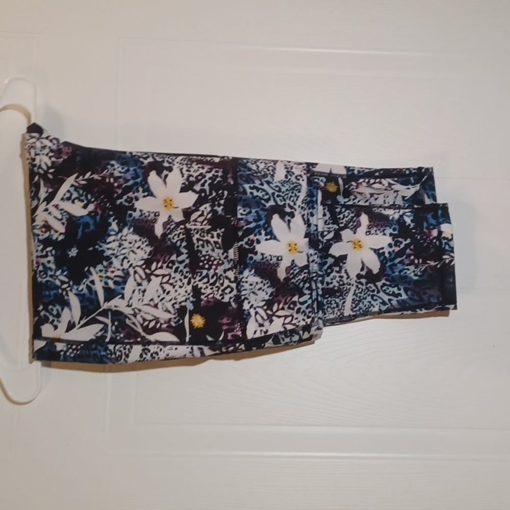 Pro player 2X floral leggings